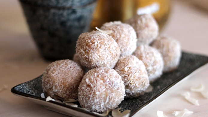 Lemon & coconut truffles Lemon & coconut truffles